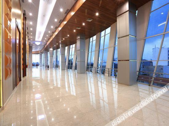 Aston Kartika Grogol Hotel & Conference Center Yakarta Exterior foto