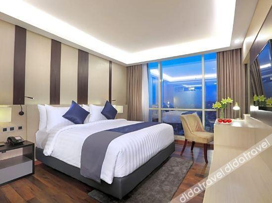 Aston Kartika Grogol Hotel & Conference Center Yakarta Exterior foto