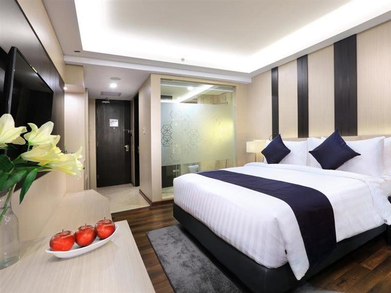 Aston Kartika Grogol Hotel & Conference Center Yakarta Exterior foto